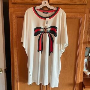 CBR CHIC/BOUTIQUE/ROSE White Top with Red and Black Bow w/ bee Design size XL